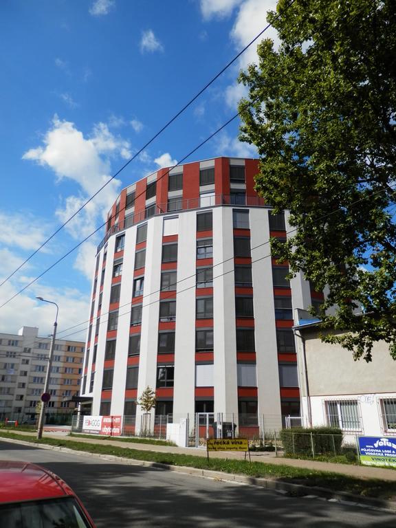 Ubytovaci Zarizeni Koleje Pedagog Ceske Budejovice Exterior foto